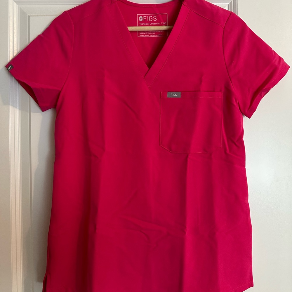 Figs- Catarina Top
Shocking Pink